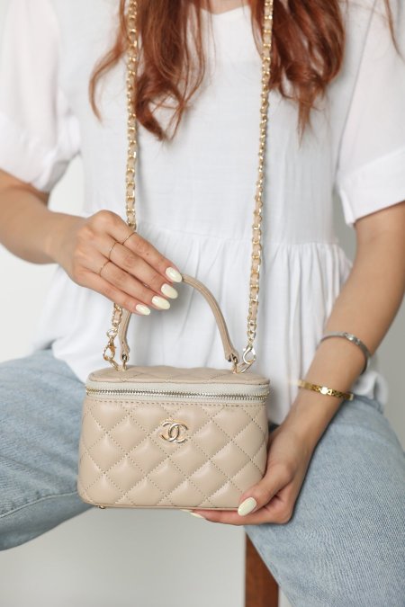 شنطة - Chanel makeup
